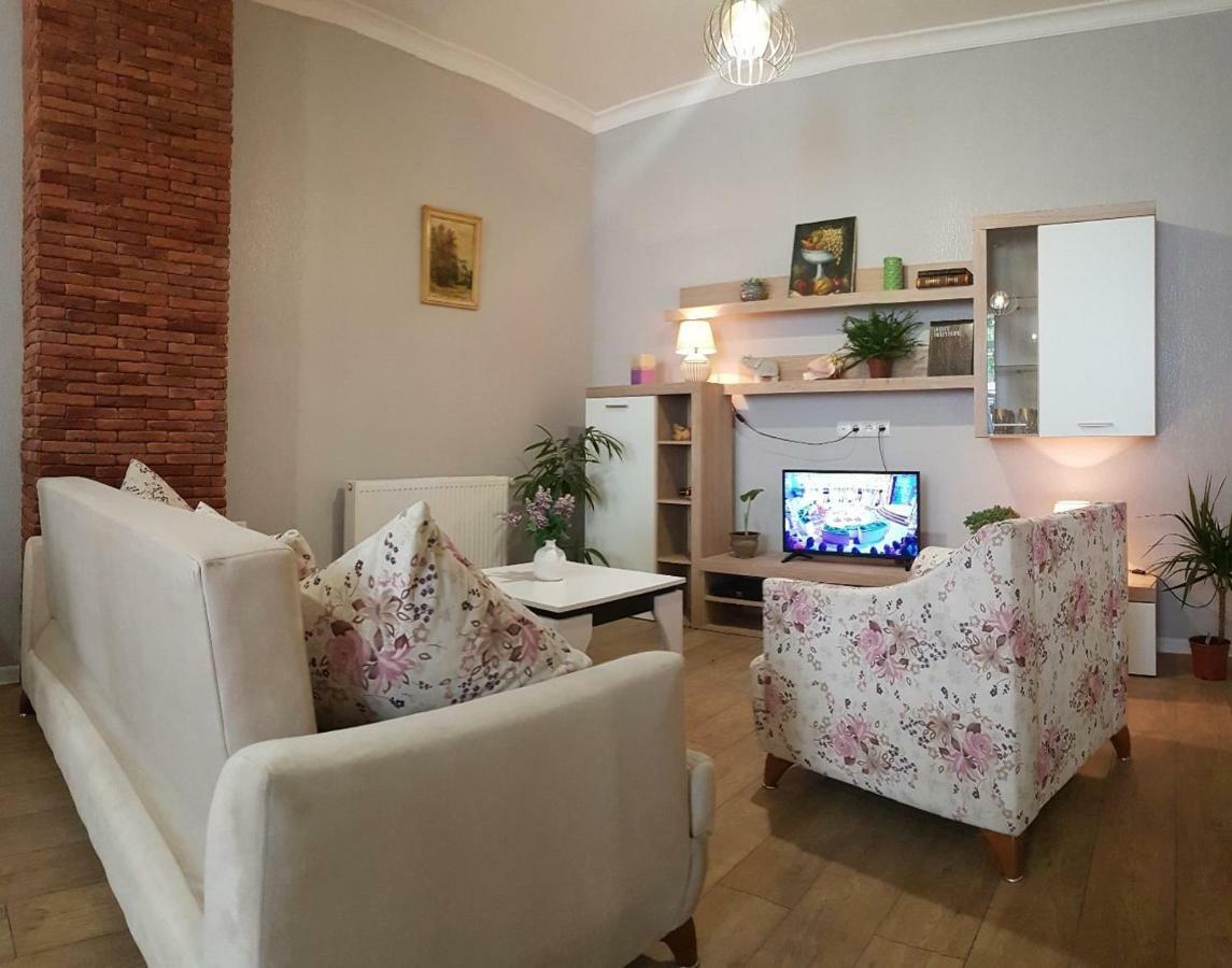 Apartamento Mtatsminda Tiflis Exterior foto