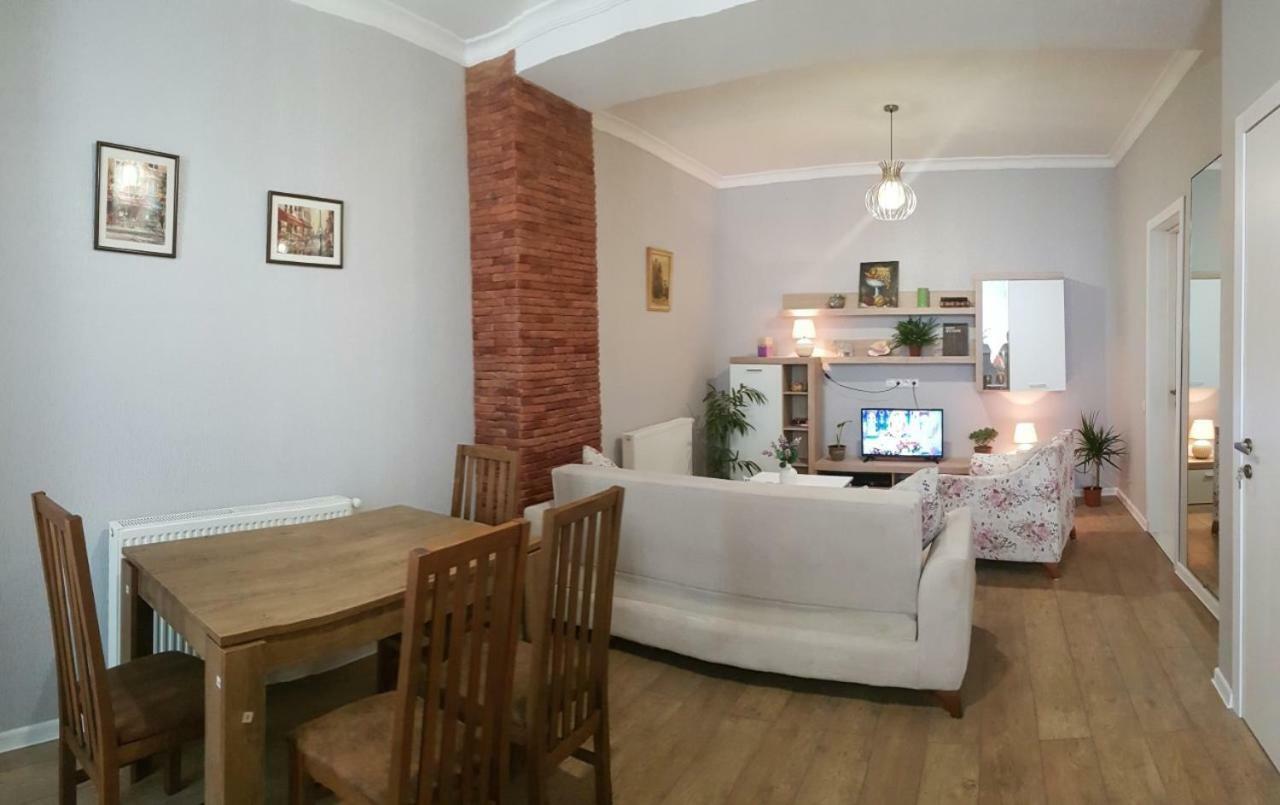 Apartamento Mtatsminda Tiflis Exterior foto